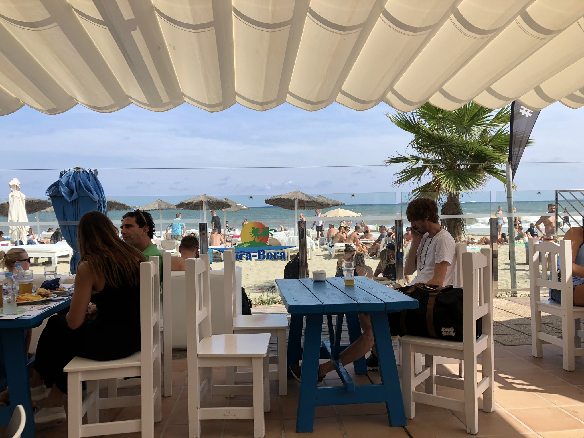 プラヤデンポッサビーチのクラブ