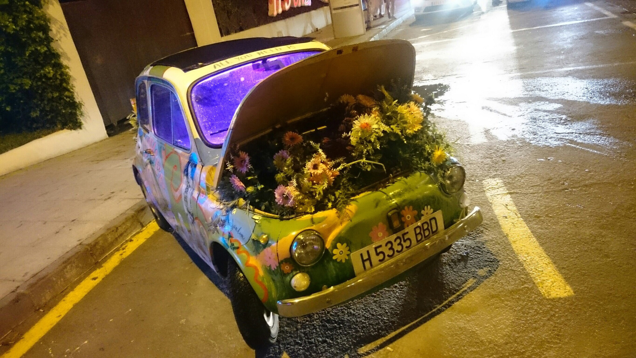 PACHA（パチャ）『FLOWER POWER』デコ　外のディスプレイ