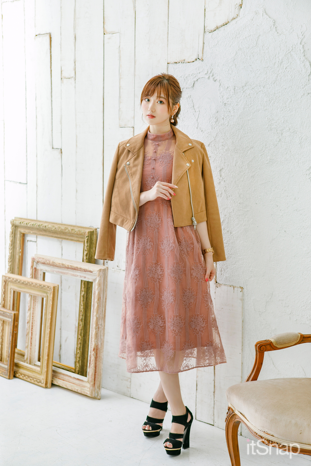 百合野千華サン(165cm)