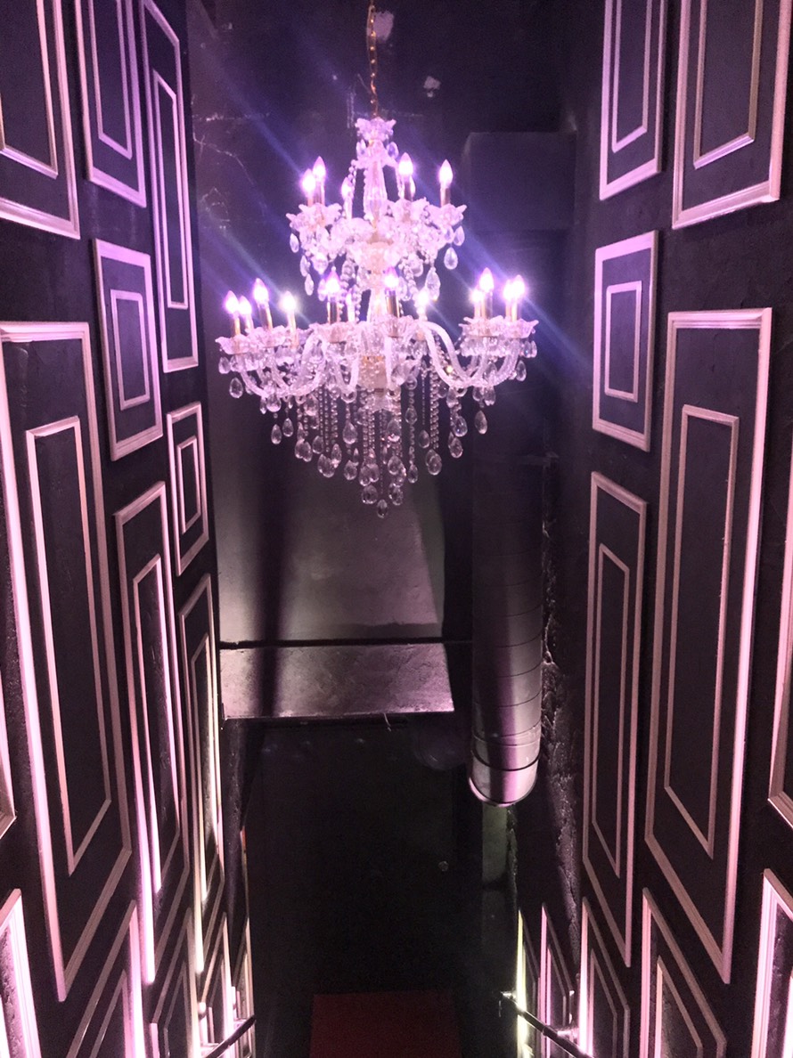 「ジュリアナ東京」の豪華な内装