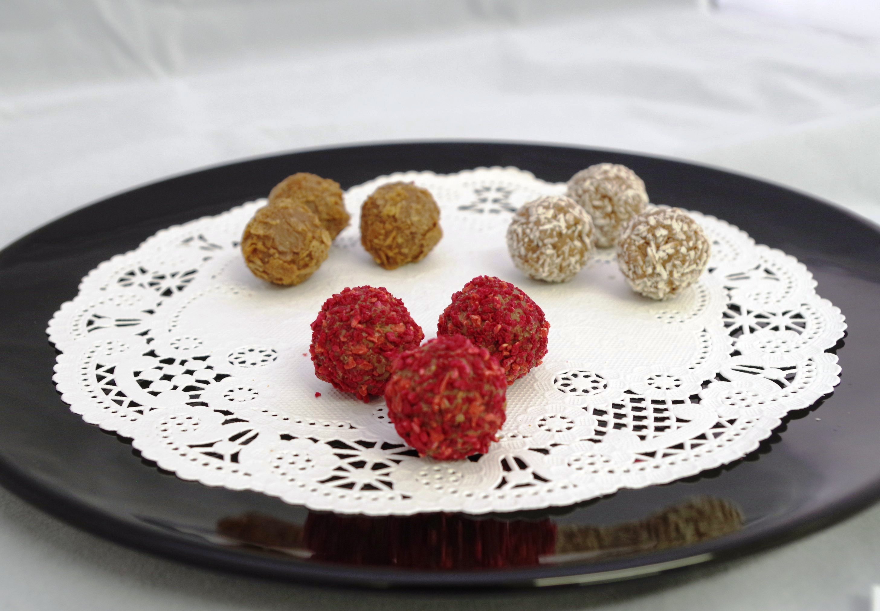 左から、ミルクキャラメル、ラズベリー＆チーズケーキフレーバー、ミルクココナッツ