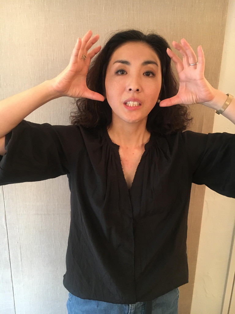 副鼻腔全体を使うイメージで