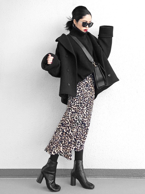 ミディスカート 1,990円