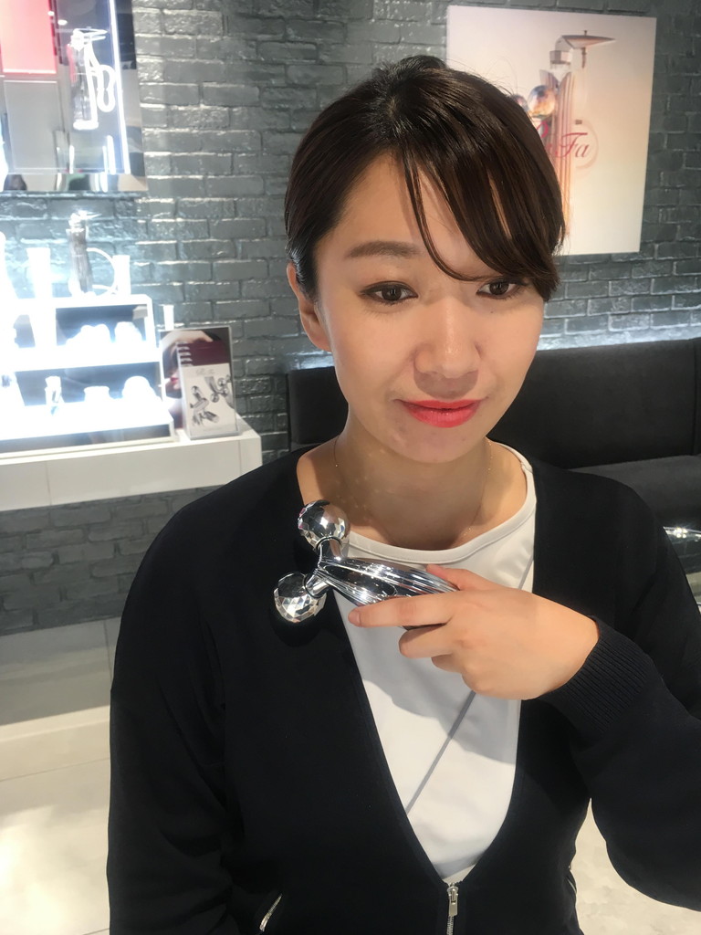 まずは鎖骨から