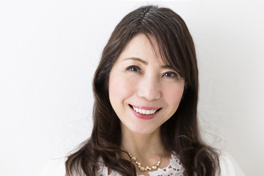 アラフィフ女性ボリュームダウン分け目白髪