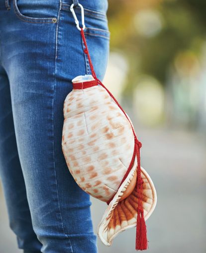 ［YOU＋MORE！］ほら貝ペットボトルケース　3,400円