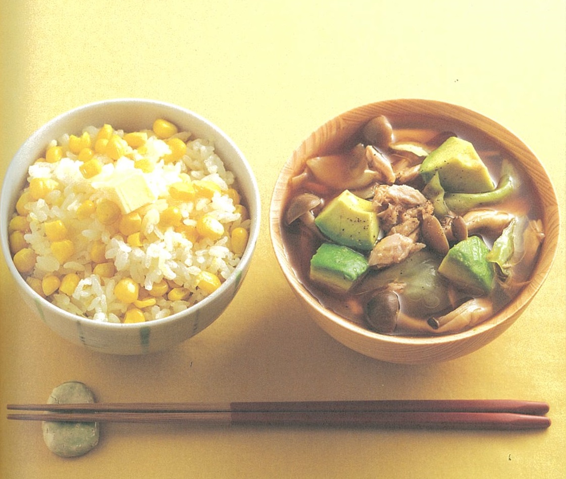 アボカドとツナの味噌汁