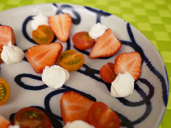 前菜（イチゴとミニトマトとマスカルポーネチーズ）