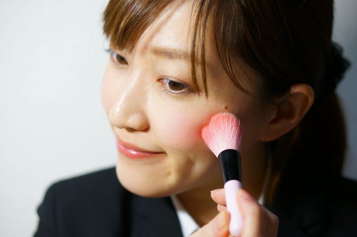 今さら聞けない…イエベとブルベって？簡単セルフチェック付き