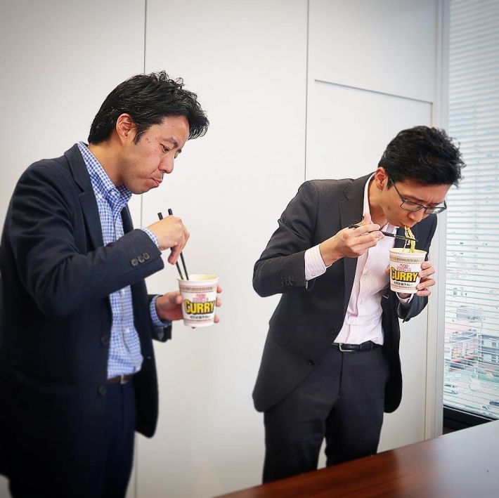 日清食品・白澤勉さん／ロッテ・安藤崇平さん　実食