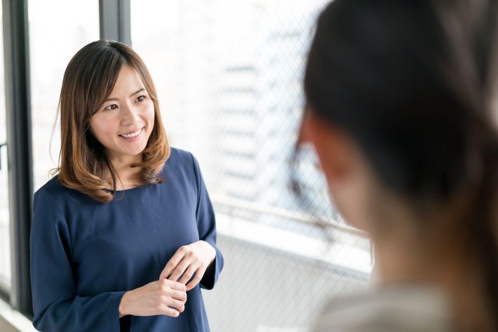 人を不快にさせることを訊くのは、“言葉のあおり運転”　毅然とした態度で退けましょう！