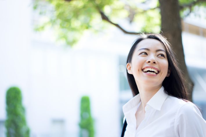 胸の谷間でコミュニケーション能力＆ポジティブな気持ちがアップ