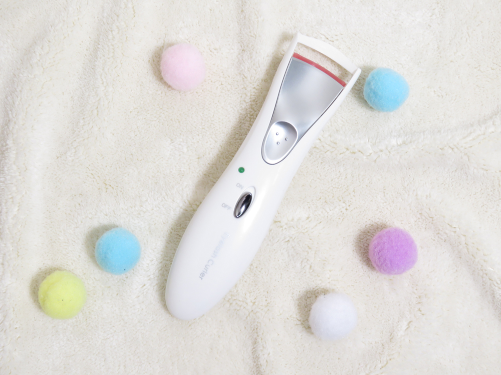 ニトリ・ホットアイラッシュカーラー（WH＆SI）