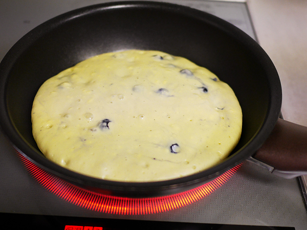 パンケーキを焼く