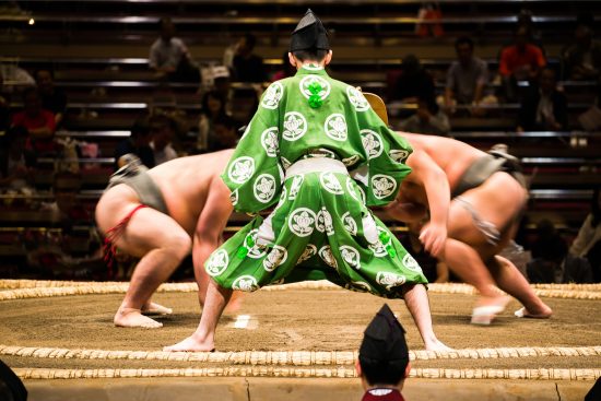 相撲、取り組み