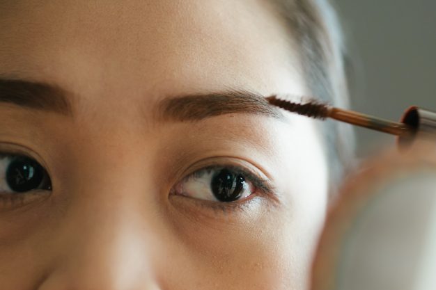 老け見えするアラフォーの眉メイク3つ