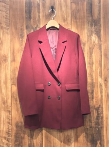 ダブルブレストジャケット　￥3,990＋税（8月下旬発売予定）