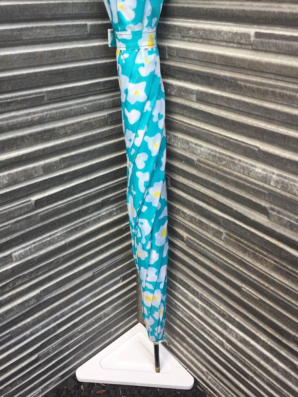 珪藻土傘立て　100円／ダイソー