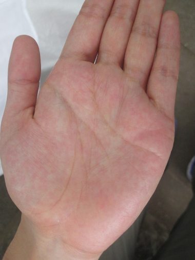 『ざんねんな手相』仕事が続かない男性の手相「飽き性線」