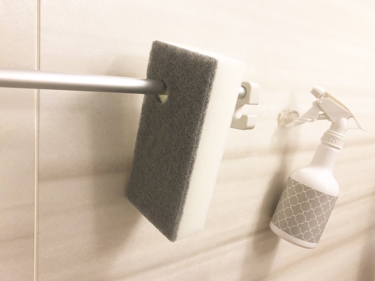 引っかけられるバススポンジ