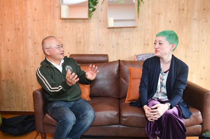 左から、サムソン高橋さんと能町みね子さん