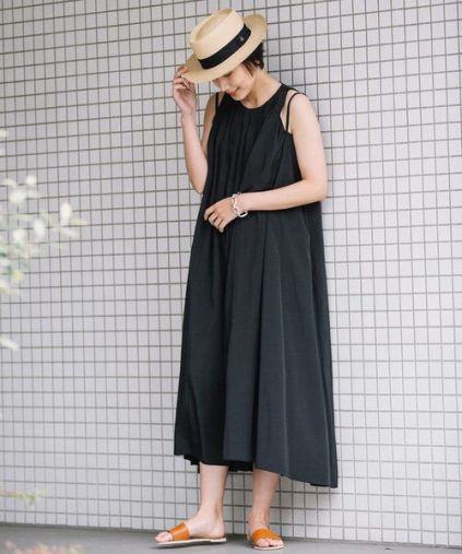 サマーブラックドレス