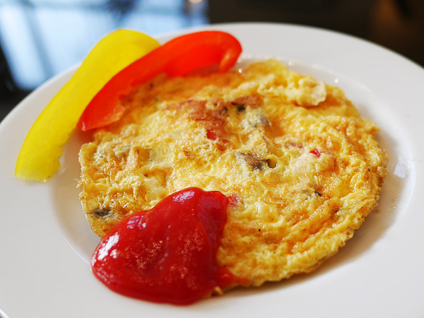 オムレツ　パプリカ