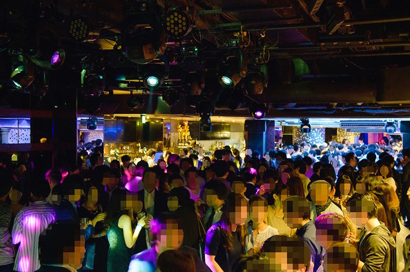 パーティには320人が参加！