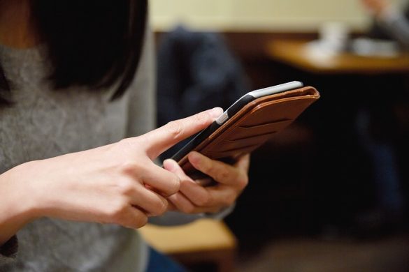 兄から3年ぶりの連絡「100万貸して」