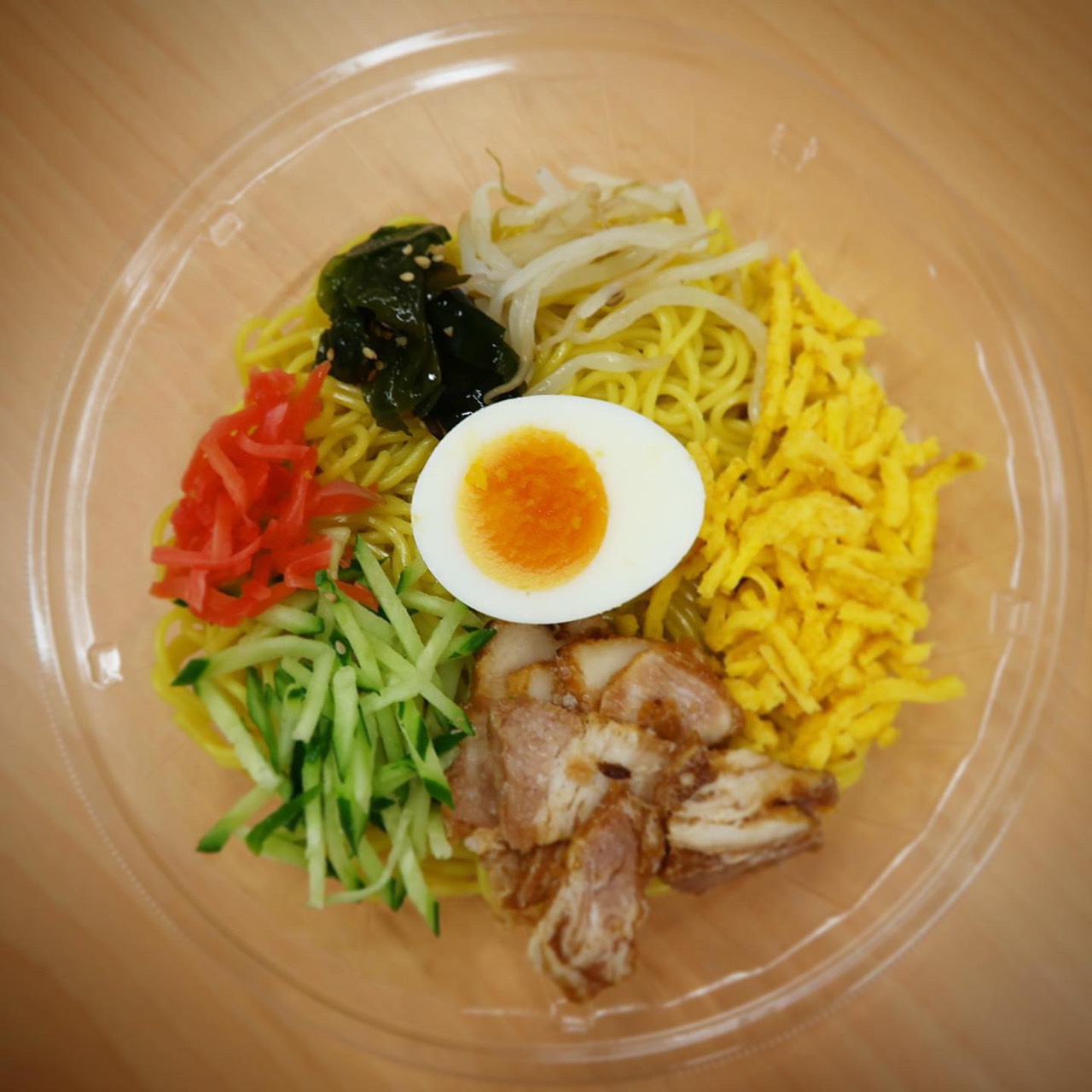 コンビニ冷やし中華の正しい盛り付け方