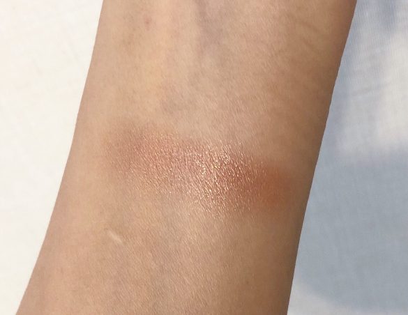 CLIO　[P59]　チェリーチョコ　1,296円(税込)　指原シャドウ　PLAZA　