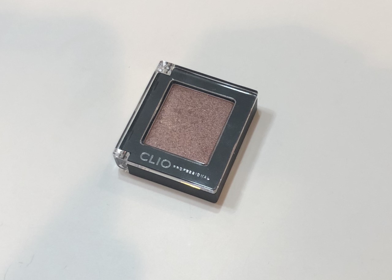 CLIO　[P59]　チェリーチョコ　1,296円(税込)　指原シャドウ　PLAZA　