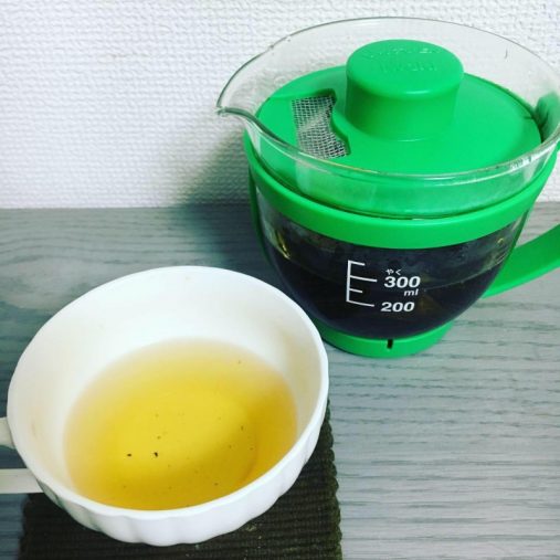 「碁石茶」