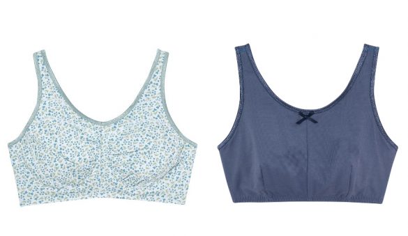 ウンナナクール「パジャマブラ」¥3,300やアンフィー「寝るとき用ブラ」¥3,300