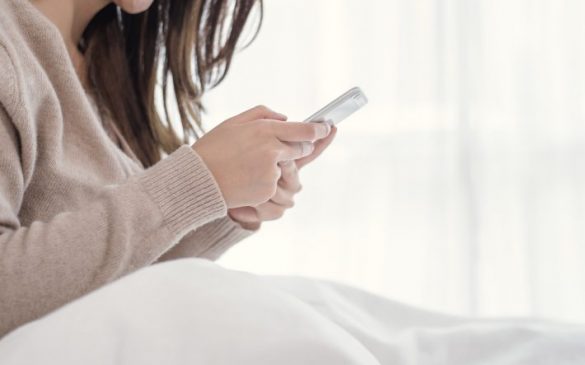 携帯を勝手に見る人は、相手を支配しようとている