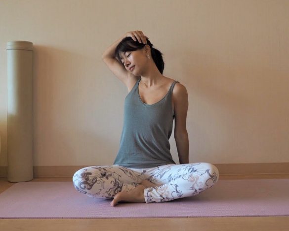 顔スッキリさせる準備運動3