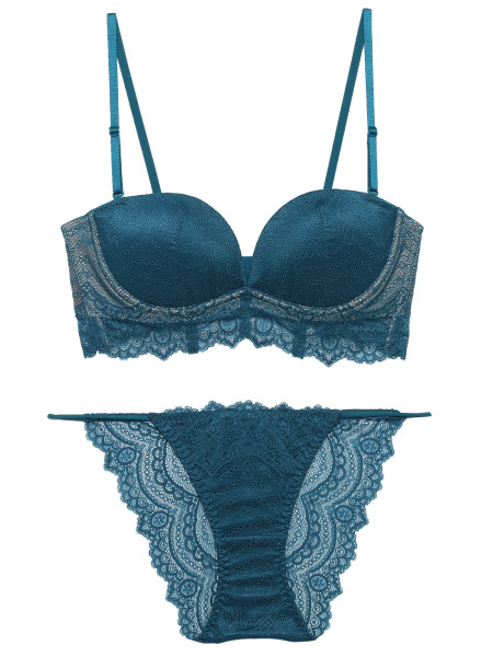 ラヴィジュール（RAVIJOUR）「SILKY FITカバーアップ ブラセット」¥6,990