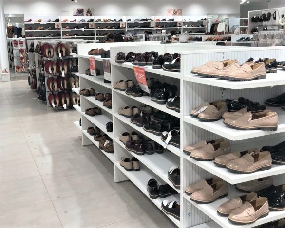 GU靴売り場