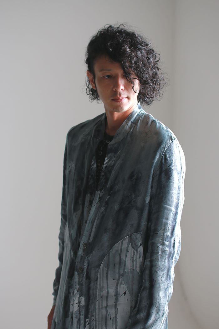 オダギリジョー監督（縦写真）