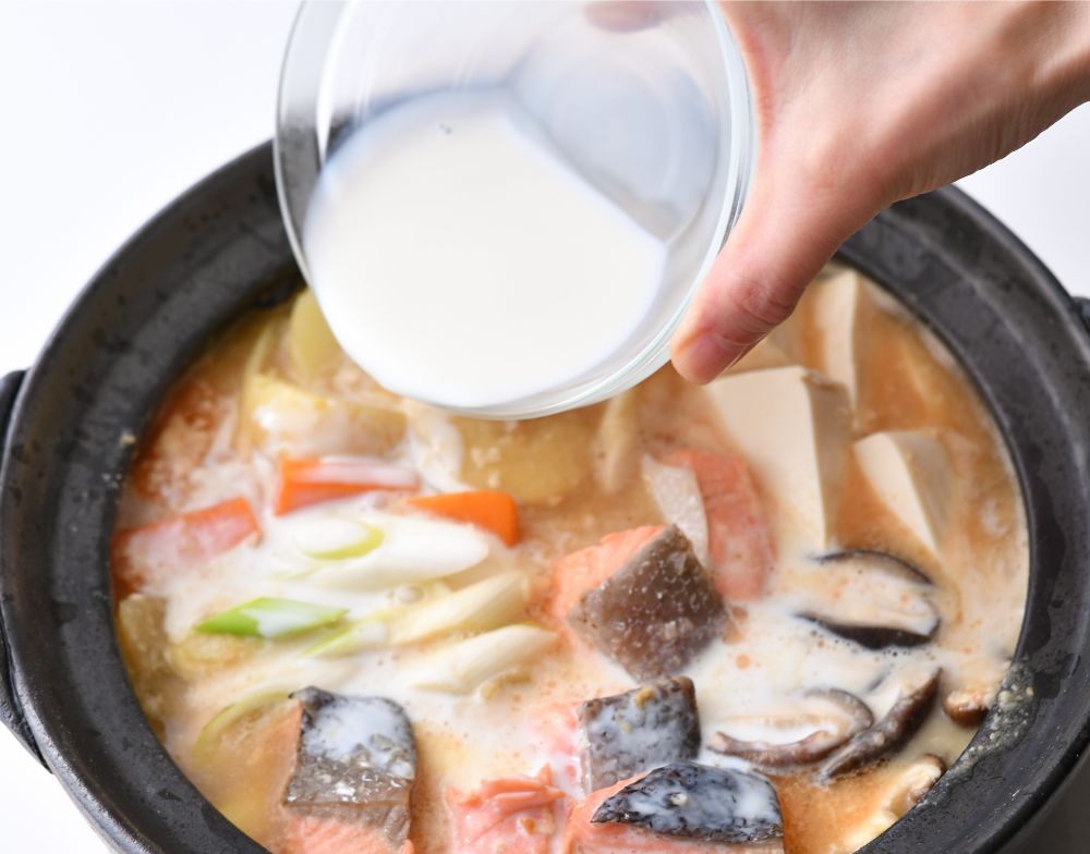 牛乳を加える