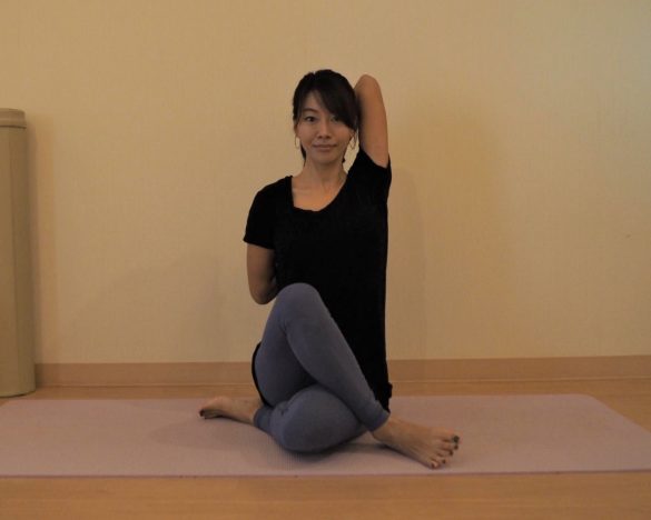 対スマホジワ「牛の顔のポーズ」4