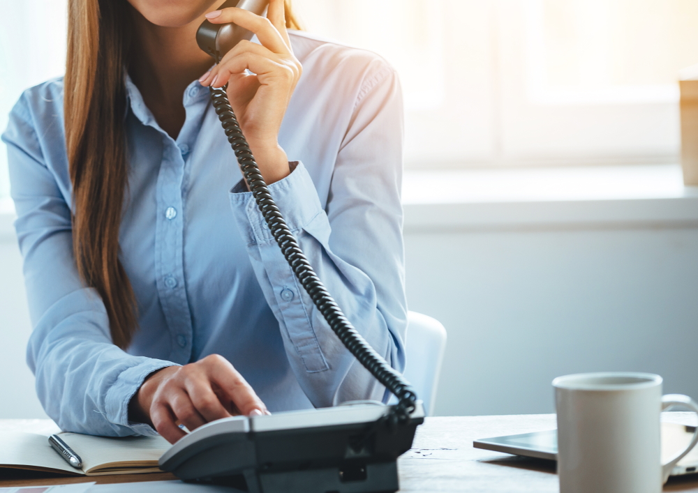 テレフォンレディ　テレクラ　女性　電話