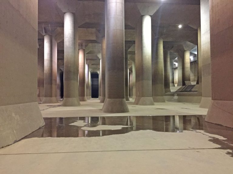 地面を塗らす水がリアル