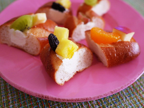 コンビニの「ミルクフランス」で作るフルーツサンドがキレイで美味しすぎる