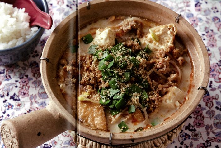 ちぎり厚揚げともやしの担々鍋