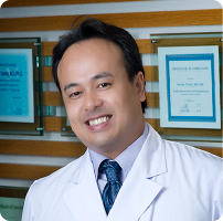 田実アイクリニック銀座院長、冨田実医師