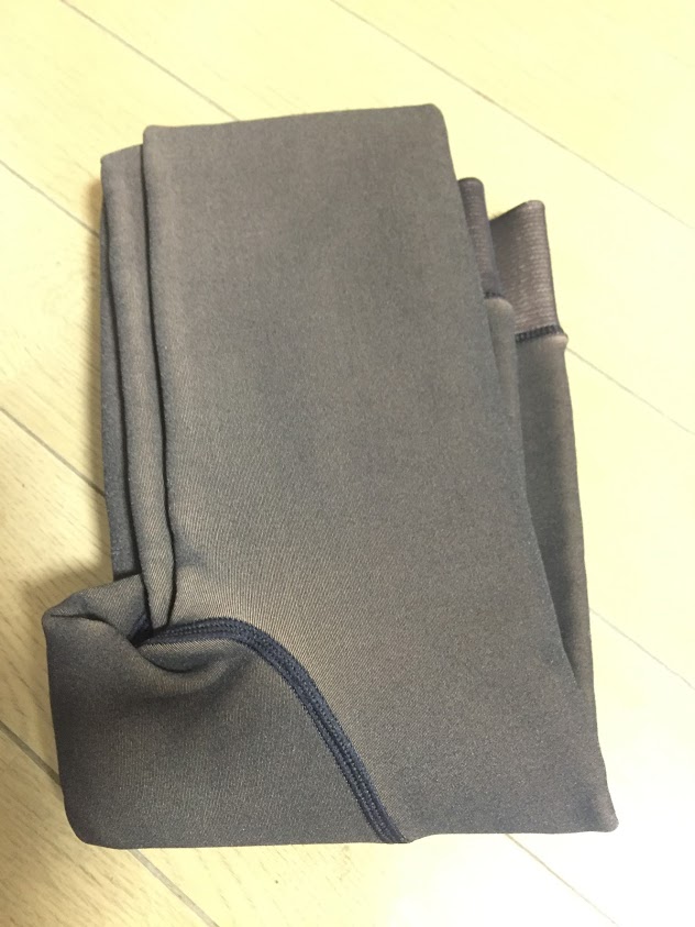 20デニールの黒タイツを履いてる風に見える1200デニールの裏起毛タイツ