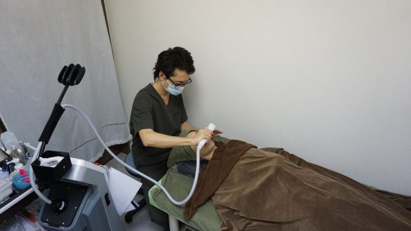 治療はベッドで行います