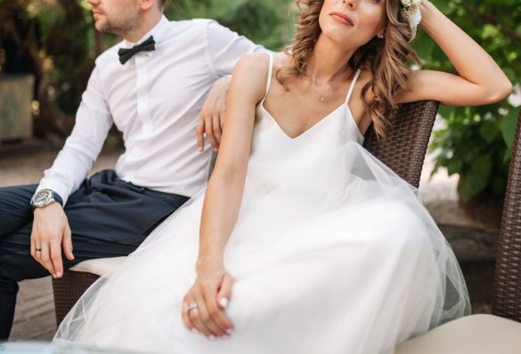 結婚式で喧嘩している新郎新婦