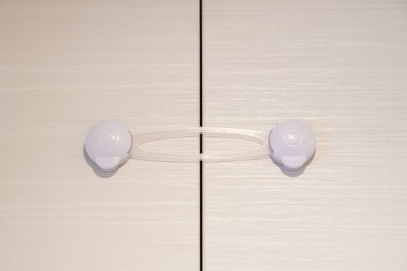 開き戸ストッパー